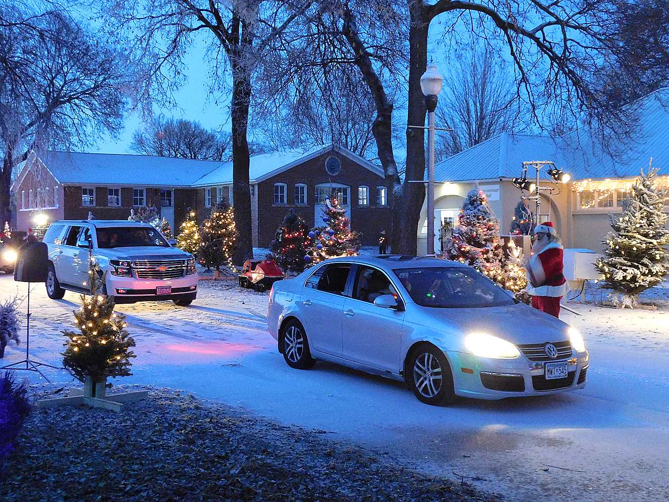 Lighting up for Christmas cheer | News, Sports, Jobs - Vimarsana News